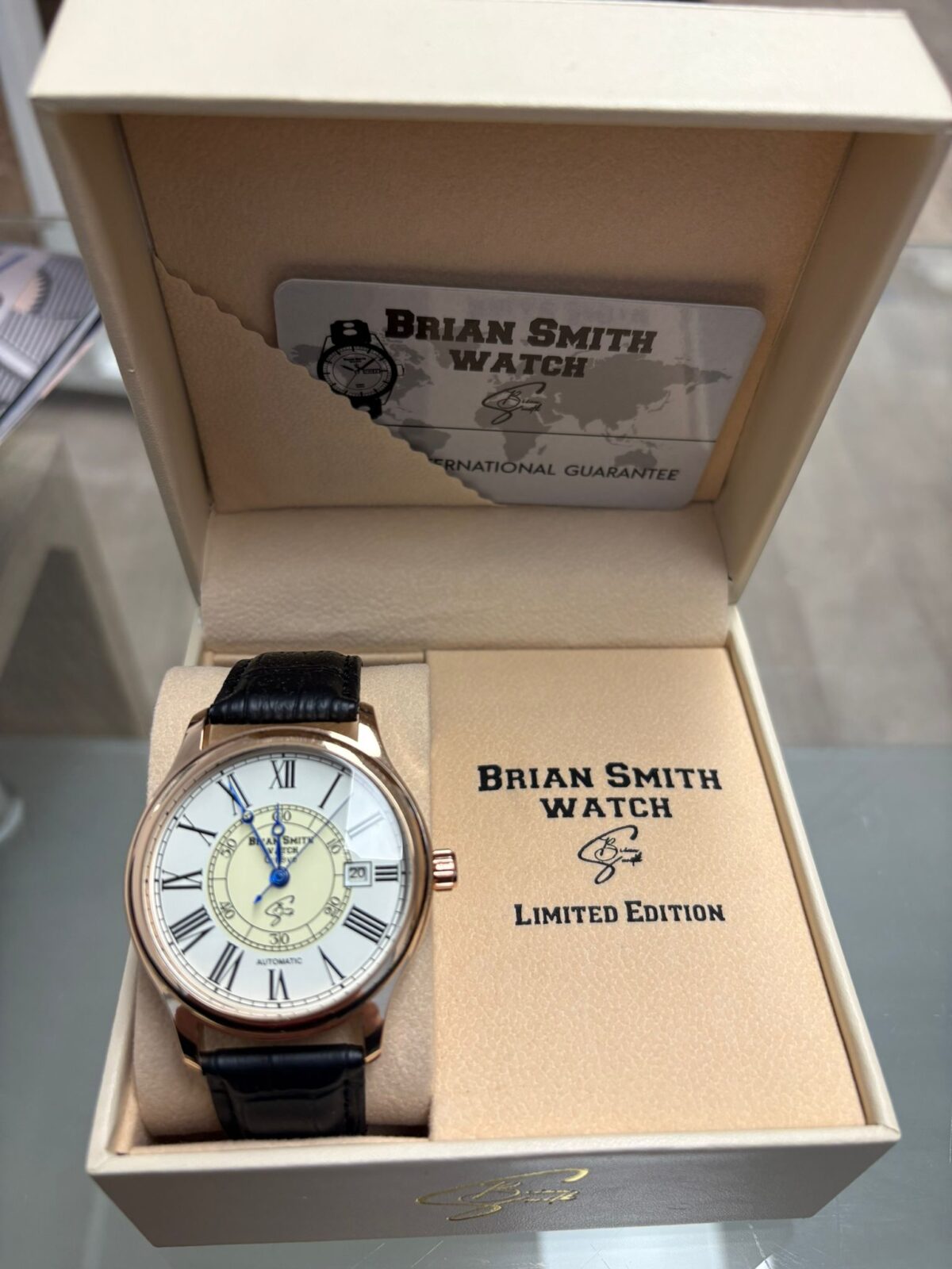 BRIAN SMITH Limited Edition Uhr aus schwarzem Quarzleder