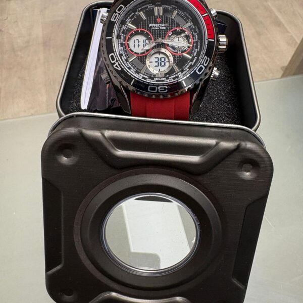 ساعة FREDRIC Dual Time رياضية كوارتز بسوار سيليكون أحمر