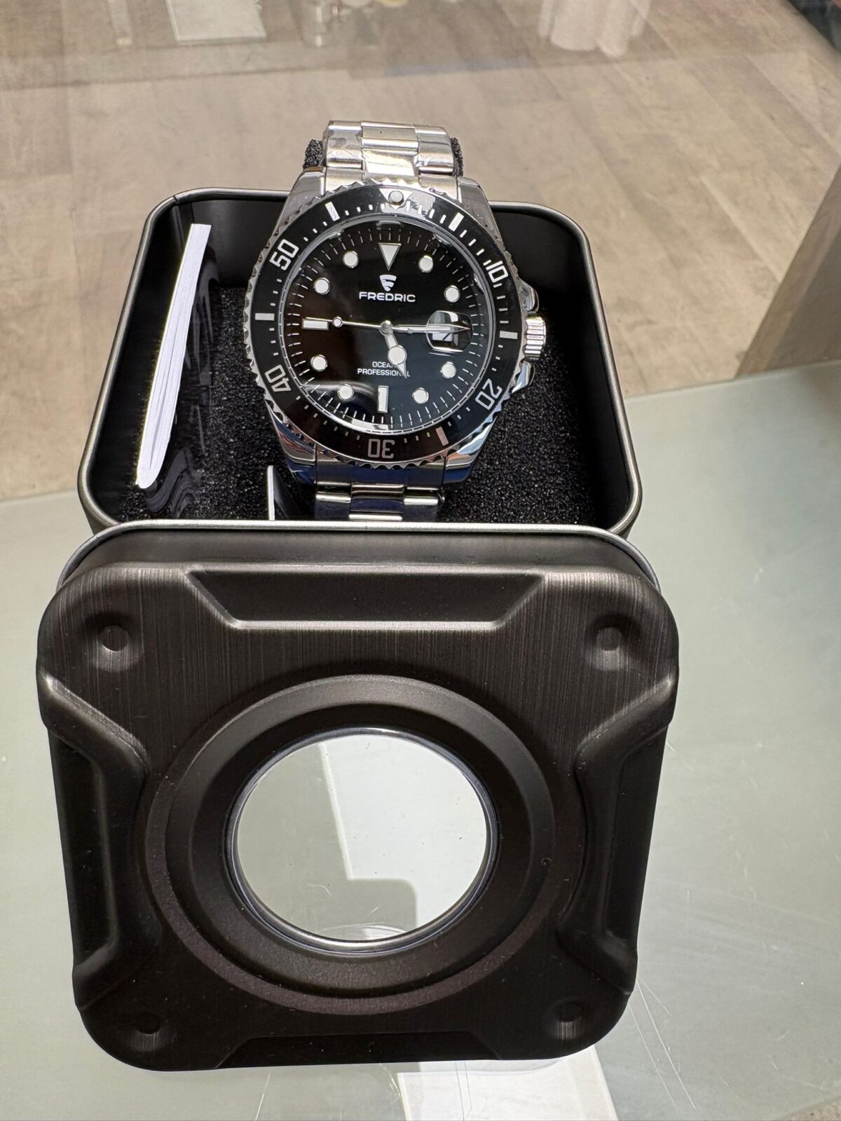 FREDRIC Ocean Professionelle Quarz-Edelstahluhr