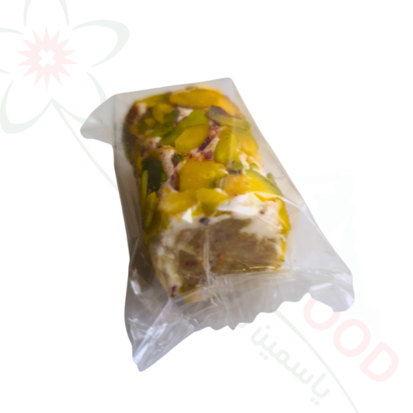 نوكا بيضا محشية فستق 500غ