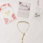 Goldenes glänzendes Jasminarmband